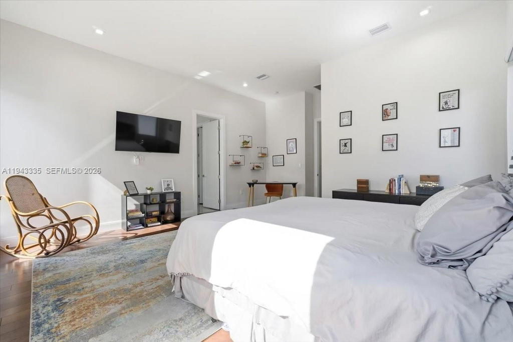 Real estate property located at 8156 48th Ter, Miami-dade, Downtown Doral South Phas, Doral, FL