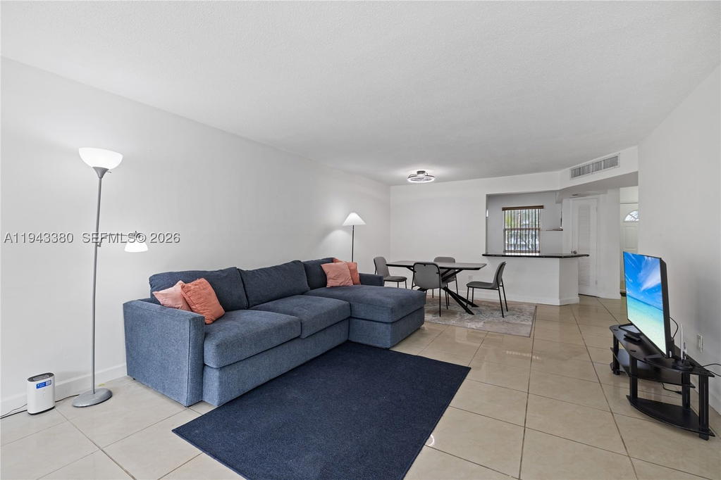 Real estate property located at 1501 191st St C216, Miami-dade, Rolling Green Condo C, Miami, FL