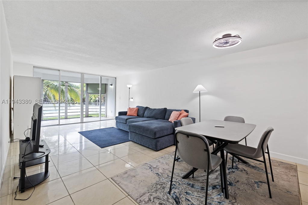 Real estate property located at 1501 191st St C216, Miami-dade, Rolling Green Condo C, Miami, FL