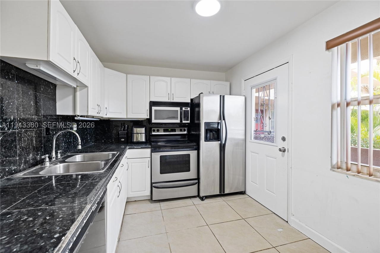 Real estate property located at 1501 191st St C216, Miami-dade, Rolling Green Condo C, Miami, FL
