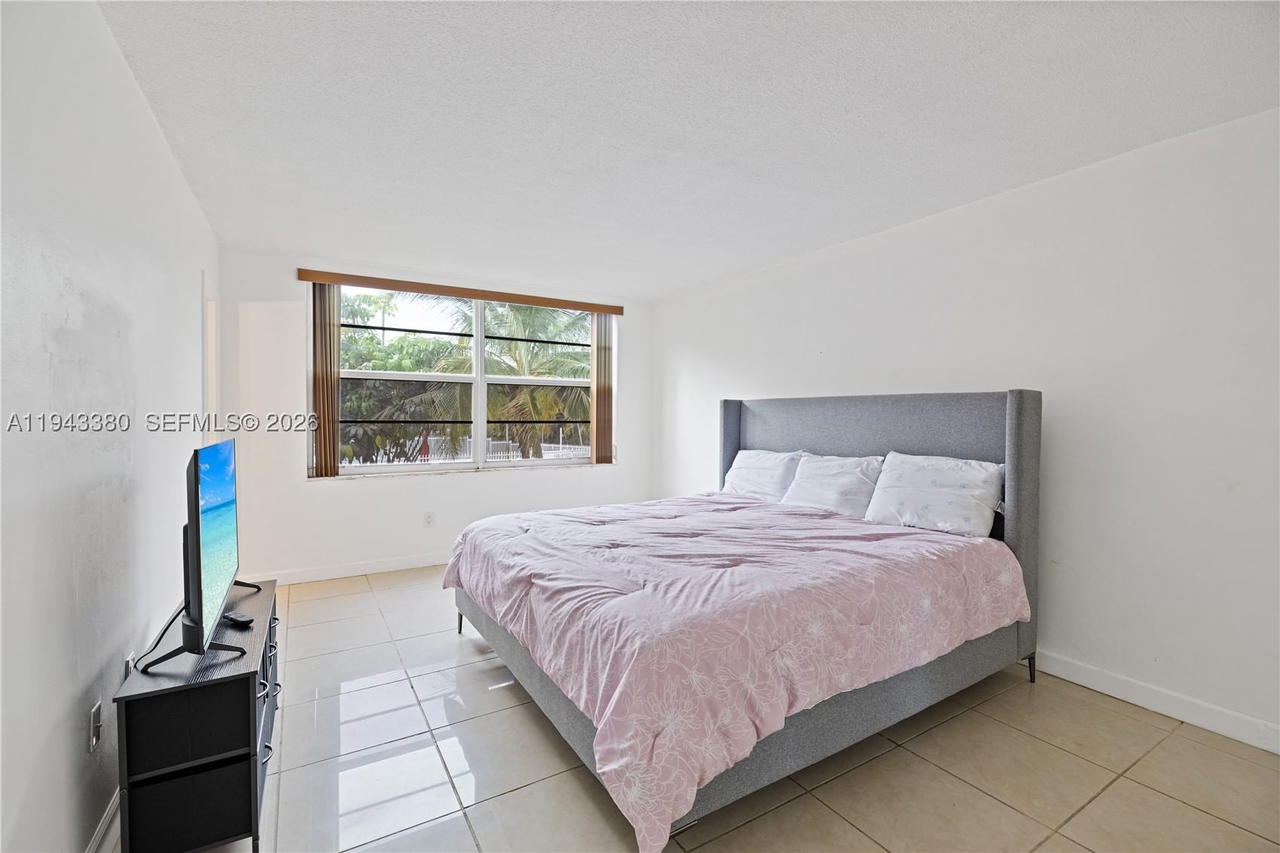 Real estate property located at 1501 191st St C216, Miami-dade, Rolling Green Condo C, Miami, FL