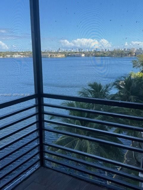 Real estate property located at 1075 Miami Gardens Dr #706, Miami-dade, Royal Bahamian West, Miami, FL