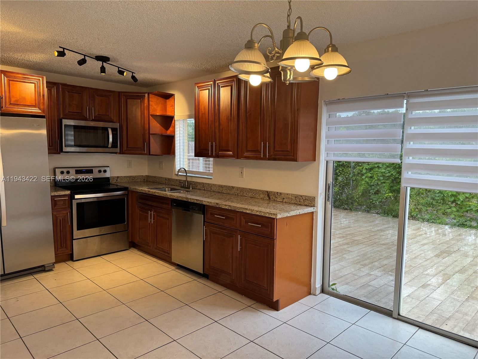 Real estate property located at 15421 133rd Pl #911, Miami-dade, Vista Alegre Townhomes Vi, Miami, FL