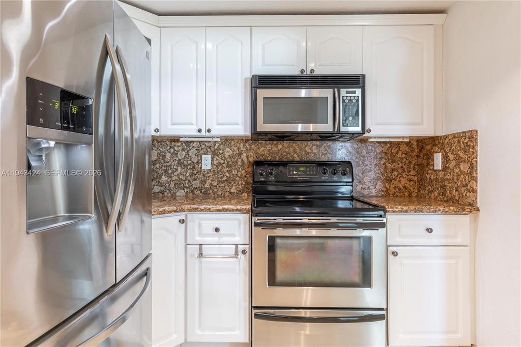 Real estate property located at 100 Bayview Dr #907, Miami-dade, Arlen House East Condo, Sunny Isles Beach, FL