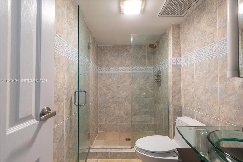 Real estate property located at 100 Bayview Dr #907, Miami-dade, Arlen House East Condo, Sunny Isles Beach, FL