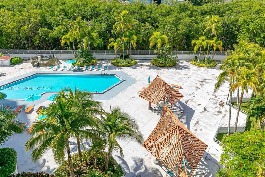 Real estate property located at 100 Bayview Dr #907, Miami-dade, Arlen House East Condo, Sunny Isles Beach, FL