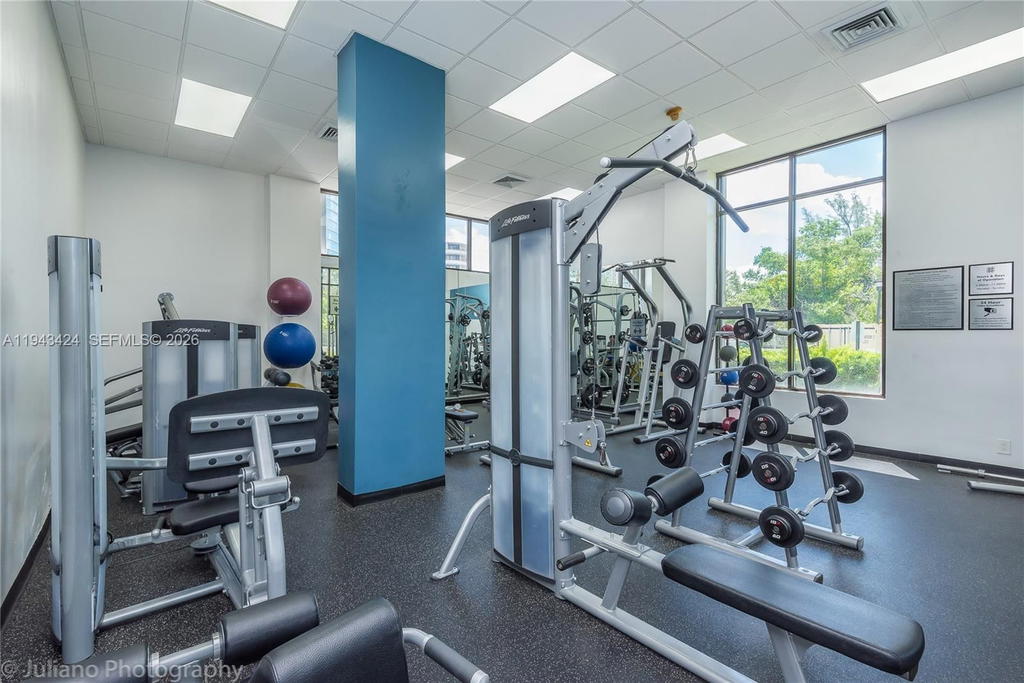 Real estate property located at 100 Bayview Dr #907, Miami-dade, Arlen House East Condo, Sunny Isles Beach, FL