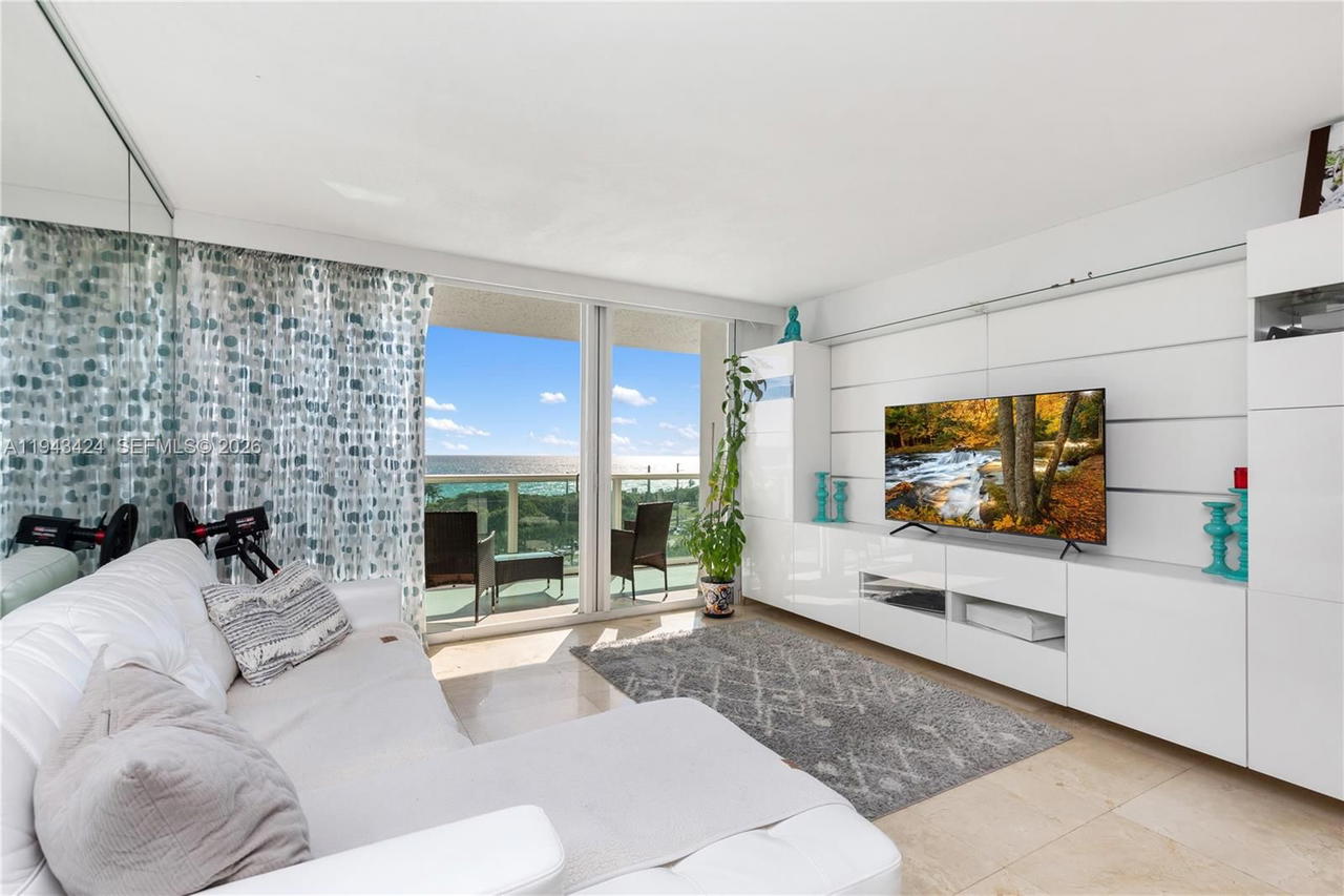Real estate property located at 100 Bayview Dr #907, Miami-dade, Arlen House East Condo, Sunny Isles Beach, FL