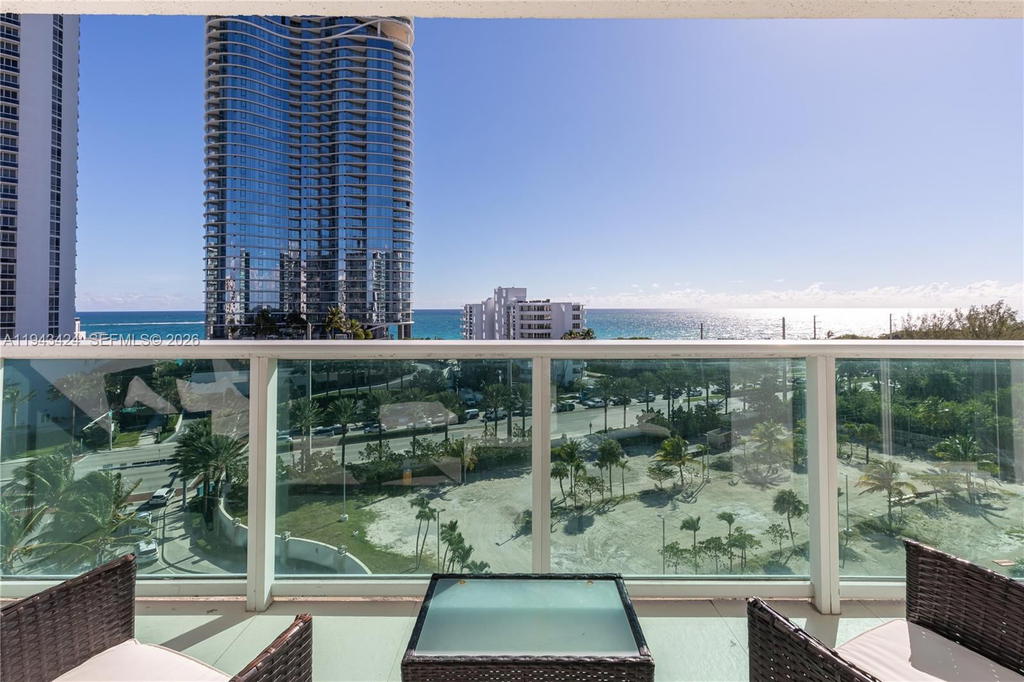 Real estate property located at 100 Bayview Dr #907, Miami-dade, Arlen House East Condo, Sunny Isles Beach, FL
