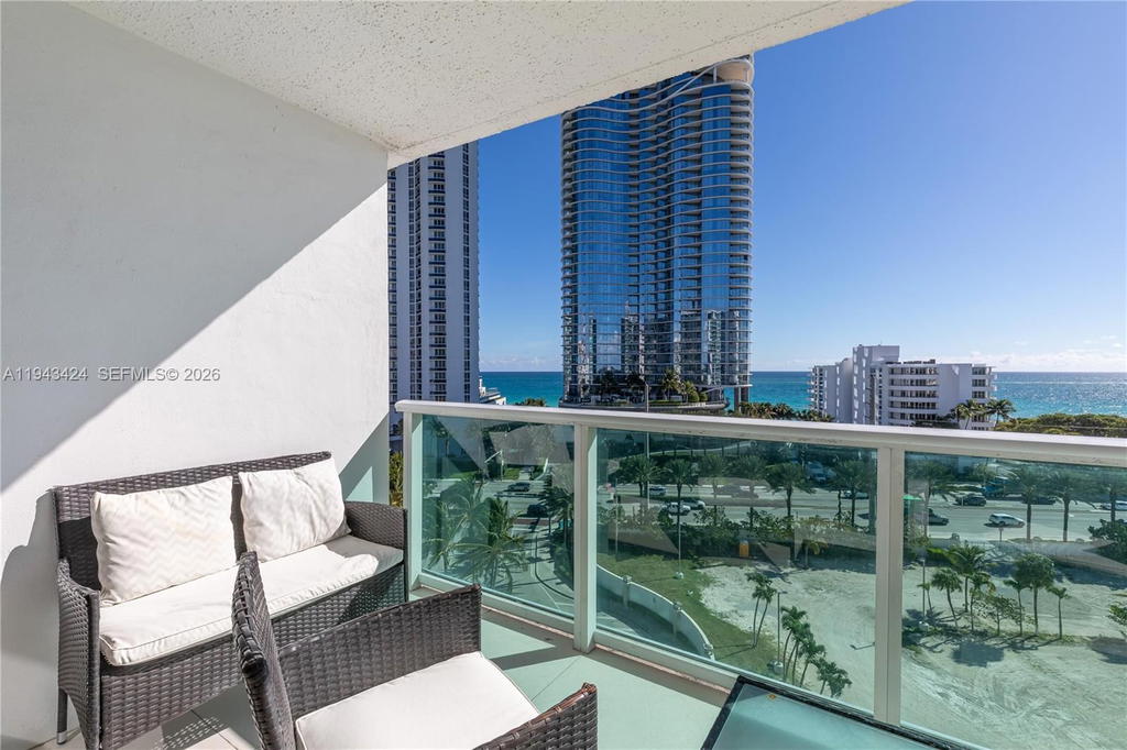 Real estate property located at 100 Bayview Dr #907, Miami-dade, Arlen House East Condo, Sunny Isles Beach, FL
