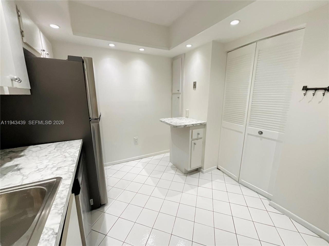Real estate property located at 919 Hillcrest Dr #304, Broward, Hillcrest East No 20 Cond, Hollywood, FL