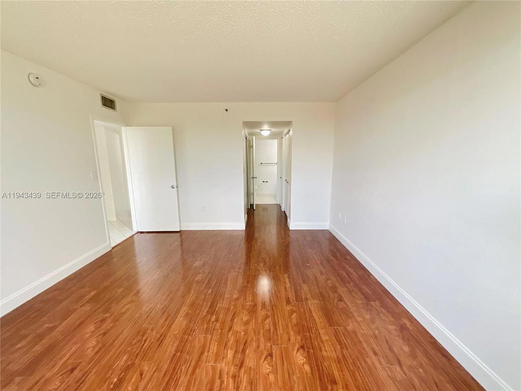 Real estate property located at 919 Hillcrest Dr #304, Broward, Hillcrest East No 20 Cond, Hollywood, FL