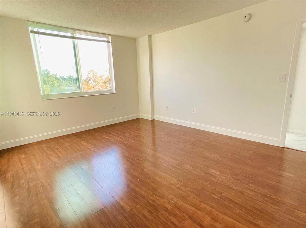 Real estate property located at 919 Hillcrest Dr #304, Broward, Hillcrest East No 20 Cond, Hollywood, FL