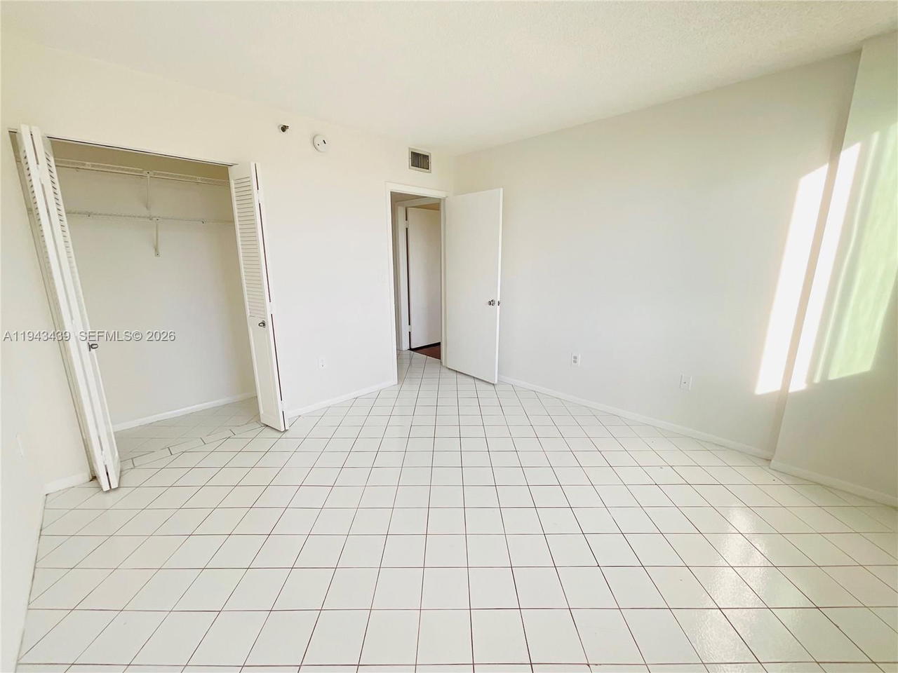 Real estate property located at 919 Hillcrest Dr #304, Broward, Hillcrest East No 20 Cond, Hollywood, FL