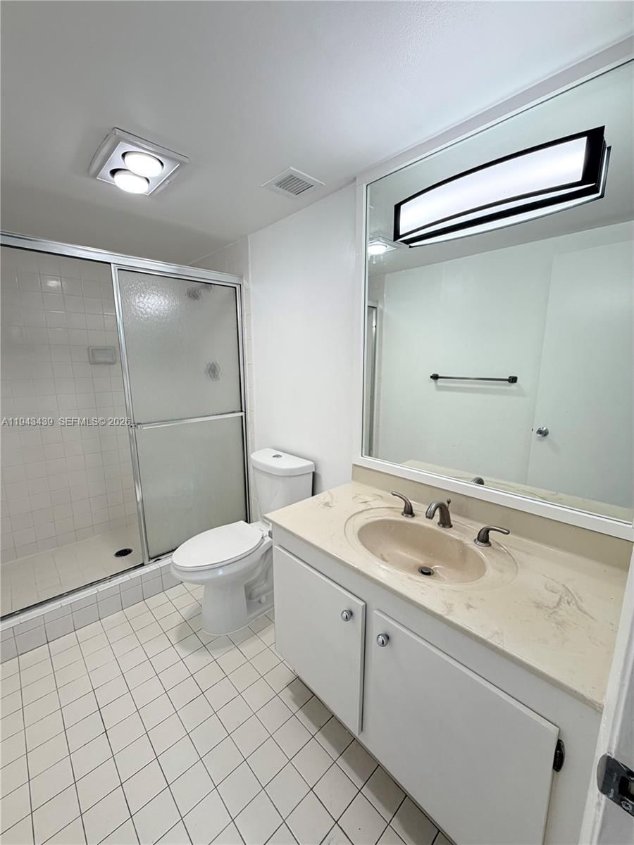 Real estate property located at 919 Hillcrest Dr #304, Broward, Hillcrest East No 20 Cond, Hollywood, FL