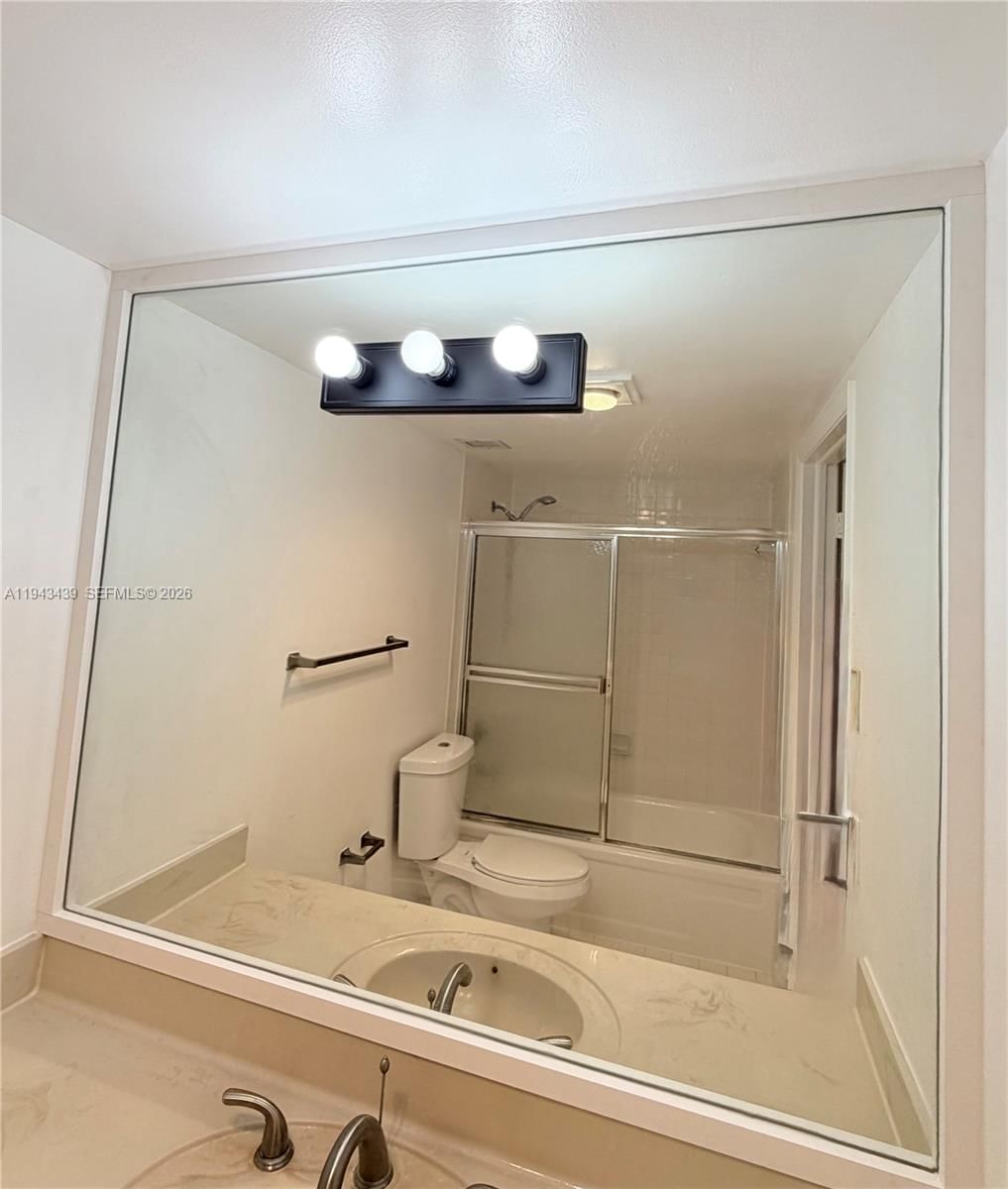 Real estate property located at 919 Hillcrest Dr #304, Broward, Hillcrest East No 20 Cond, Hollywood, FL