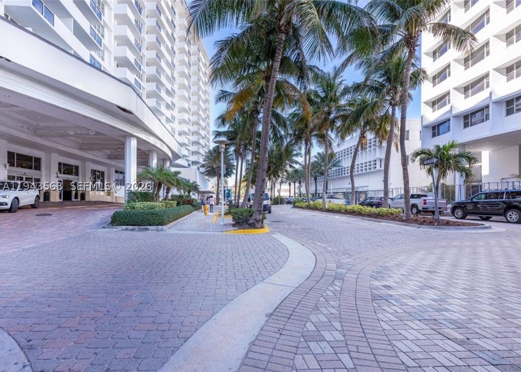 Real estate property located at 100 Lincoln Rd #420, Miami-dade, The Decoplage Condo, Miami Beach, FL