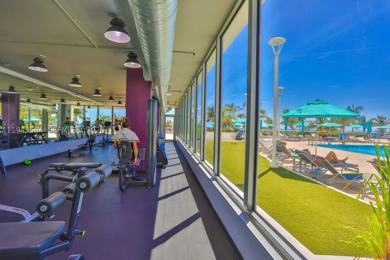 Real estate property located at 100 Lincoln Rd #526, Miami-dade, The Decoplage Condo, Miami Beach, FL