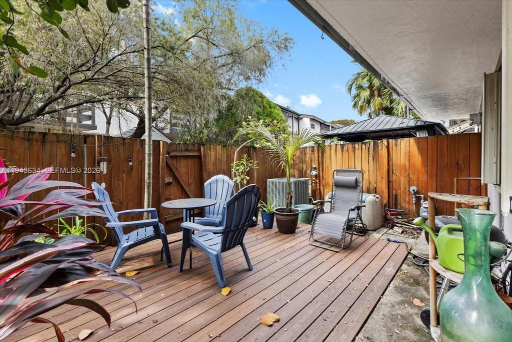 Real estate property located at 7120 112th Ave, Miami-dade, Snapper Creek Townhouses, Miami, FL
