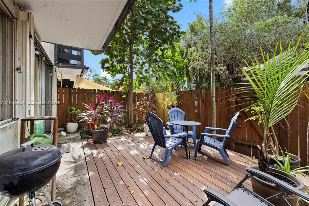 Real estate property located at 7120 112th Ave, Miami-dade, Snapper Creek Townhouses, Miami, FL