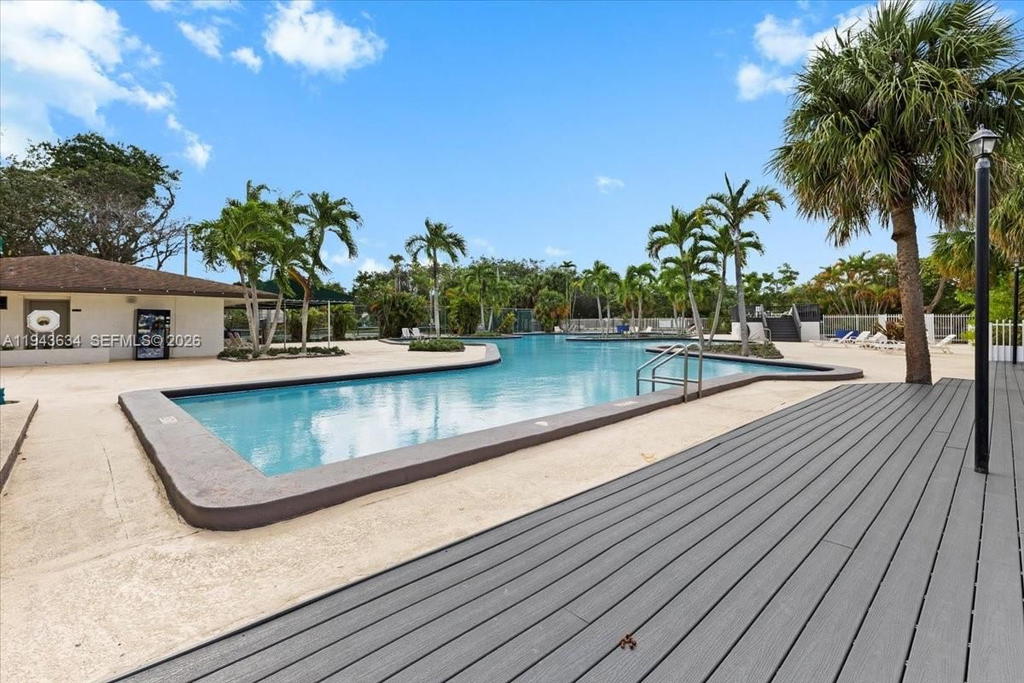 Real estate property located at 7120 112th Ave, Miami-dade, Snapper Creek Townhouses, Miami, FL