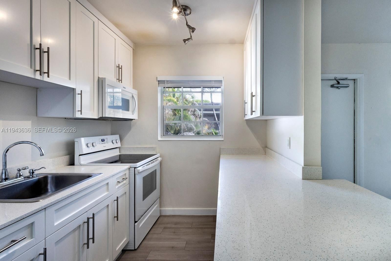 Real estate property located at 6511 Santona St C18, Miami-dade, Santona Condo, Coral Gables, FL