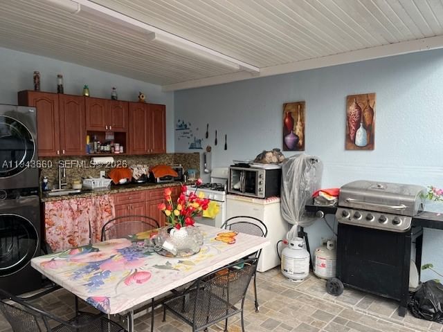 Real estate property located at 4211 10th Ln, Miami-dade, Mango Hill Condo No 4, Hialeah, FL