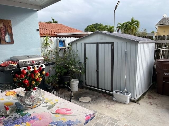 Real estate property located at 4211 10th Ln, Miami-dade, Mango Hill Condo No 4, Hialeah, FL