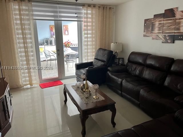 Real estate property located at 4211 10th Ln, Miami-dade, Mango Hill Condo No 4, Hialeah, FL