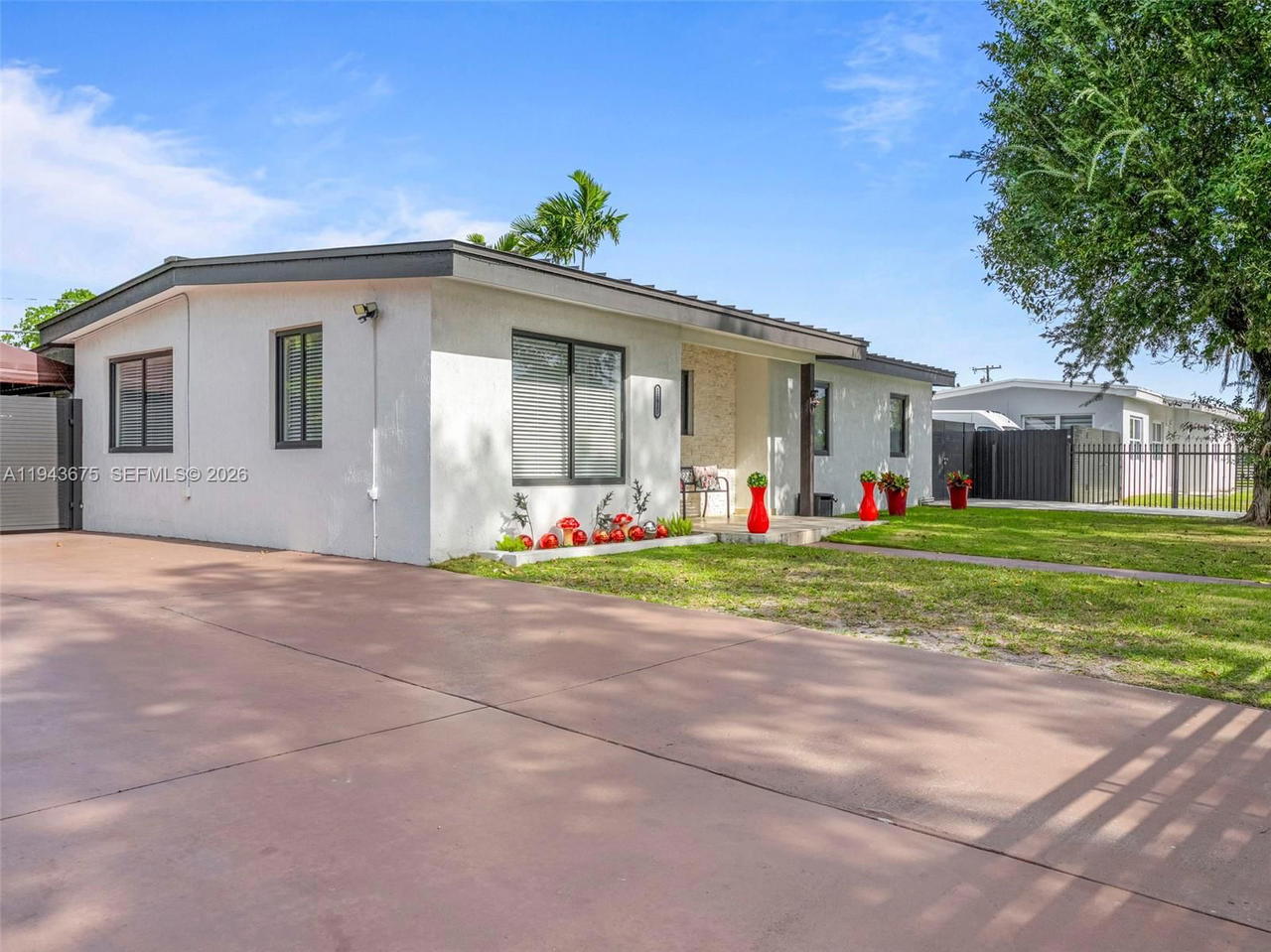 Real estate property located at 11415 56th St, Miami-dade, Westwood Lake 4th Addn, Miami, FL