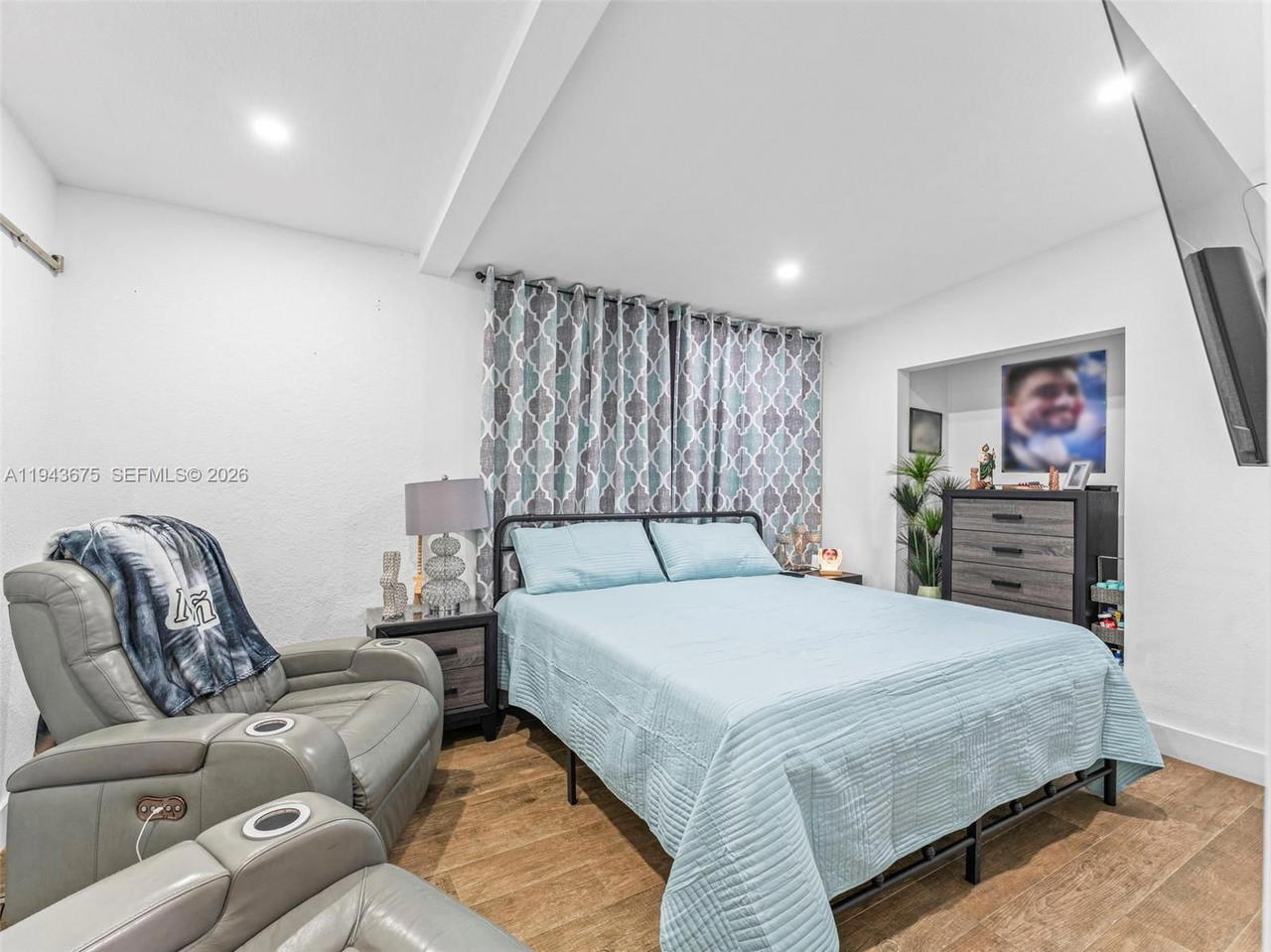 Real estate property located at 11415 56th St, Miami-dade, Westwood Lake 4th Addn, Miami, FL