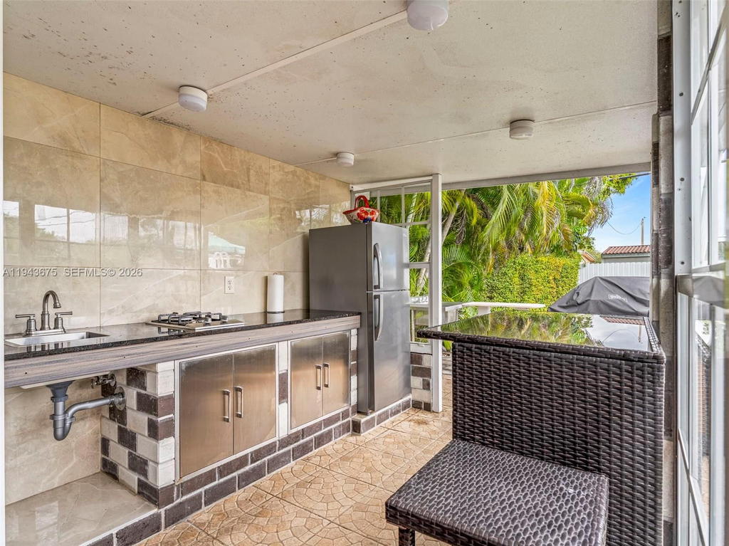 Real estate property located at 11415 56th St, Miami-dade, Westwood Lake 4th Addn, Miami, FL