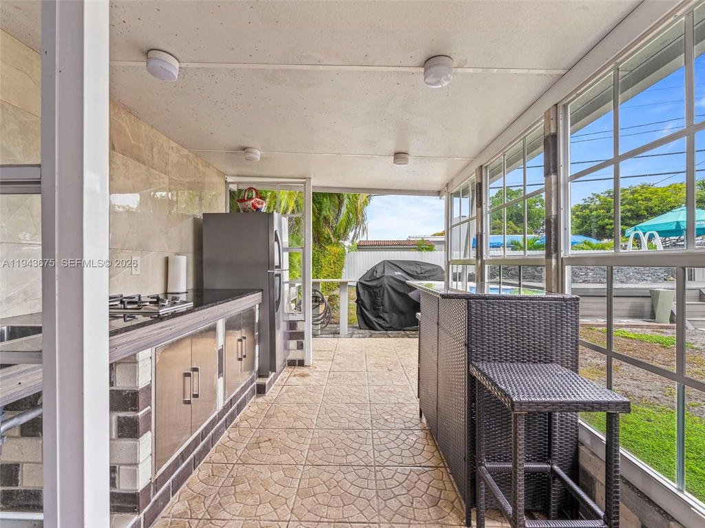 Real estate property located at 11415 56th St, Miami-dade, Westwood Lake 4th Addn, Miami, FL
