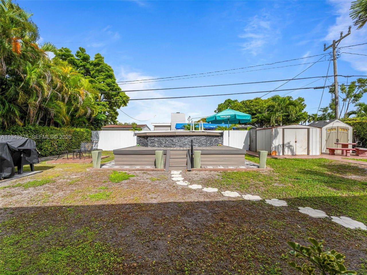 Real estate property located at 11415 56th St, Miami-dade, Westwood Lake 4th Addn, Miami, FL