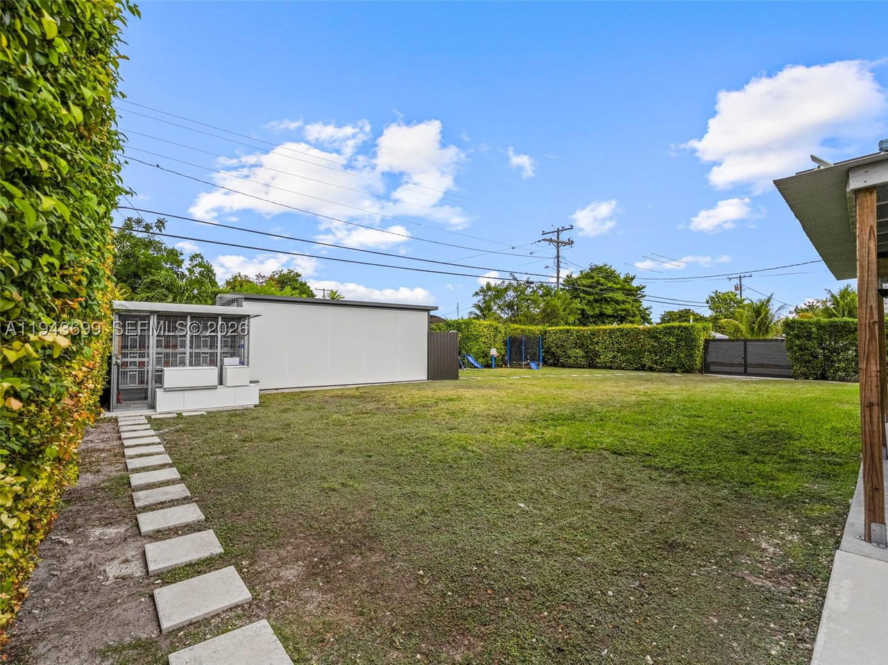 Real estate property located at 11401 56th St, Miami-dade, Westwood Lake 4th Addn, Miami, FL
