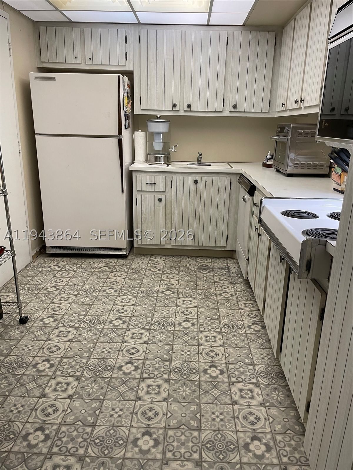 Real estate property located at 6039 Collins Ave #1232, Miami-dade, Maison Grande Condo, Miami Beach, FL