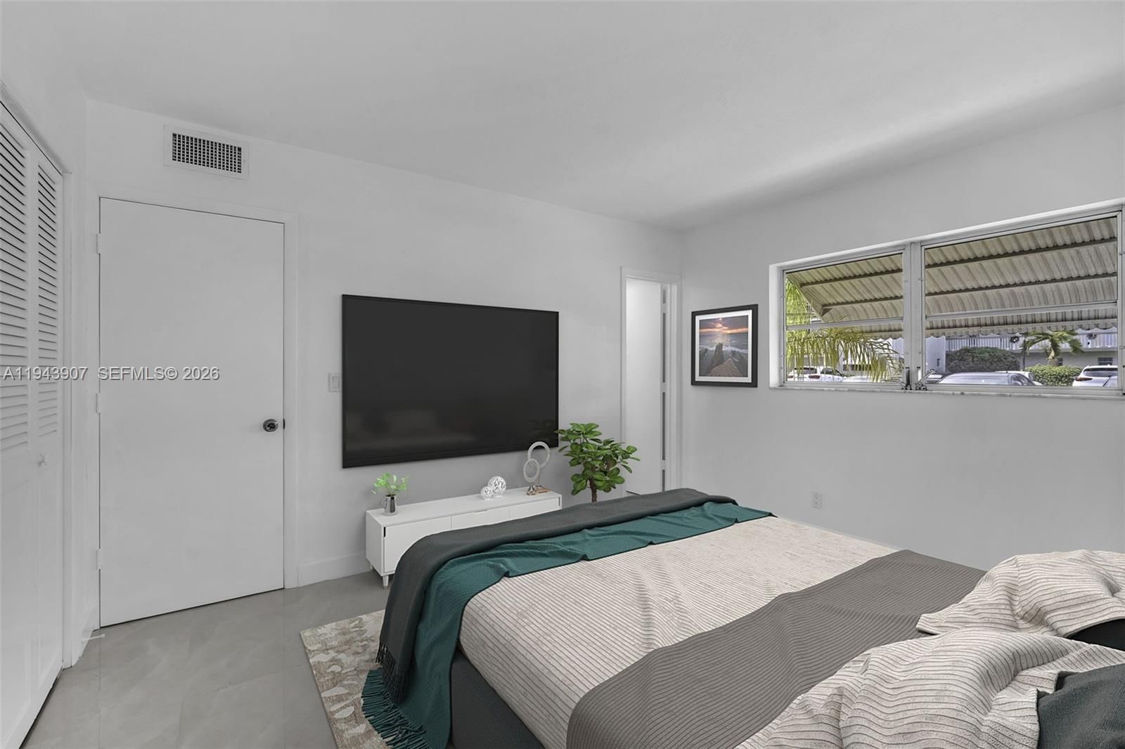 Real estate property located at 1201 Hillcrest Ct #102, Broward, Hillcrest Country Club Ap, Hollywood, FL