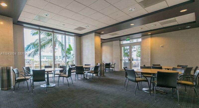 Real estate property located at 901 Brickell Key Blvd #3206, Miami-dade, Carbonell Condo, Miami, FL