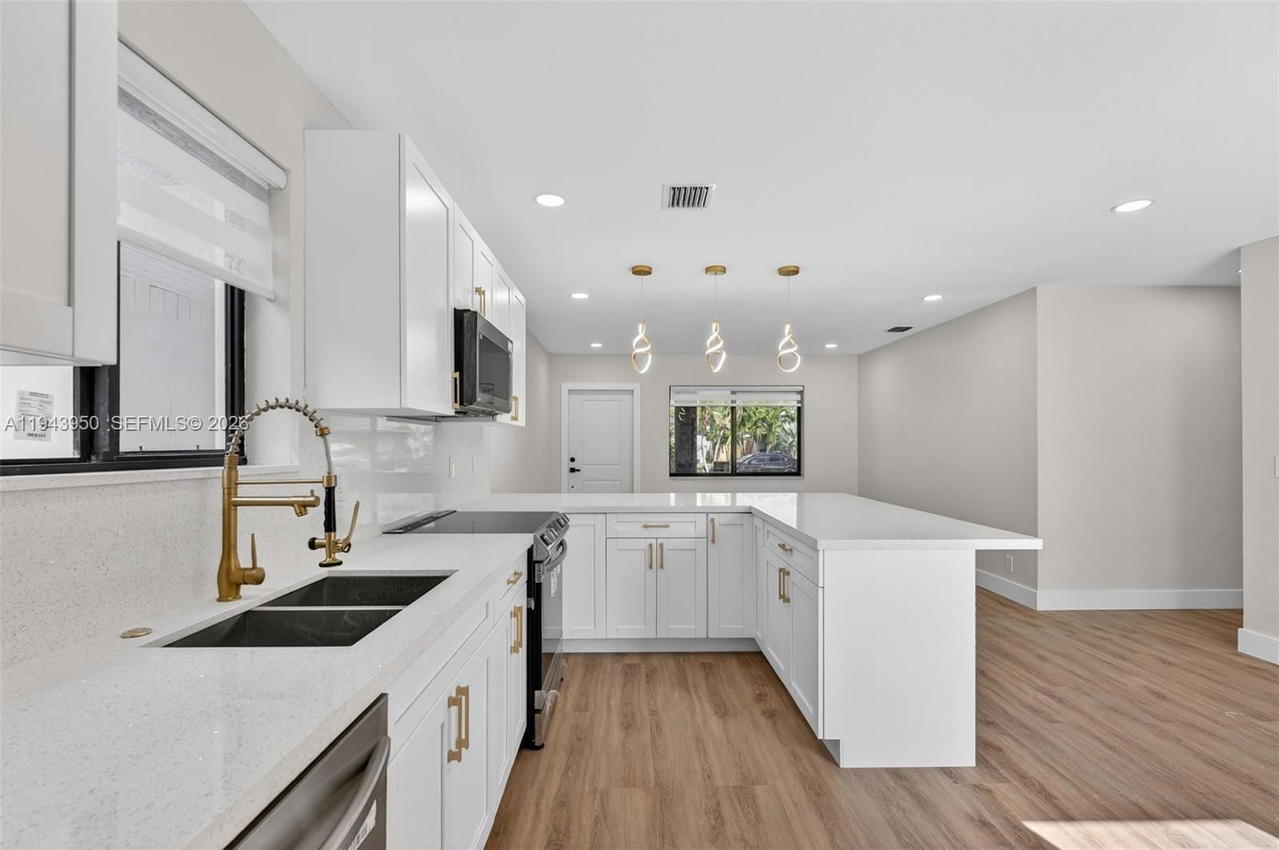 Real estate property located at 3608 22nd St, Broward, Fairfax Brolliar Add Sec, Fort Lauderdale, FL