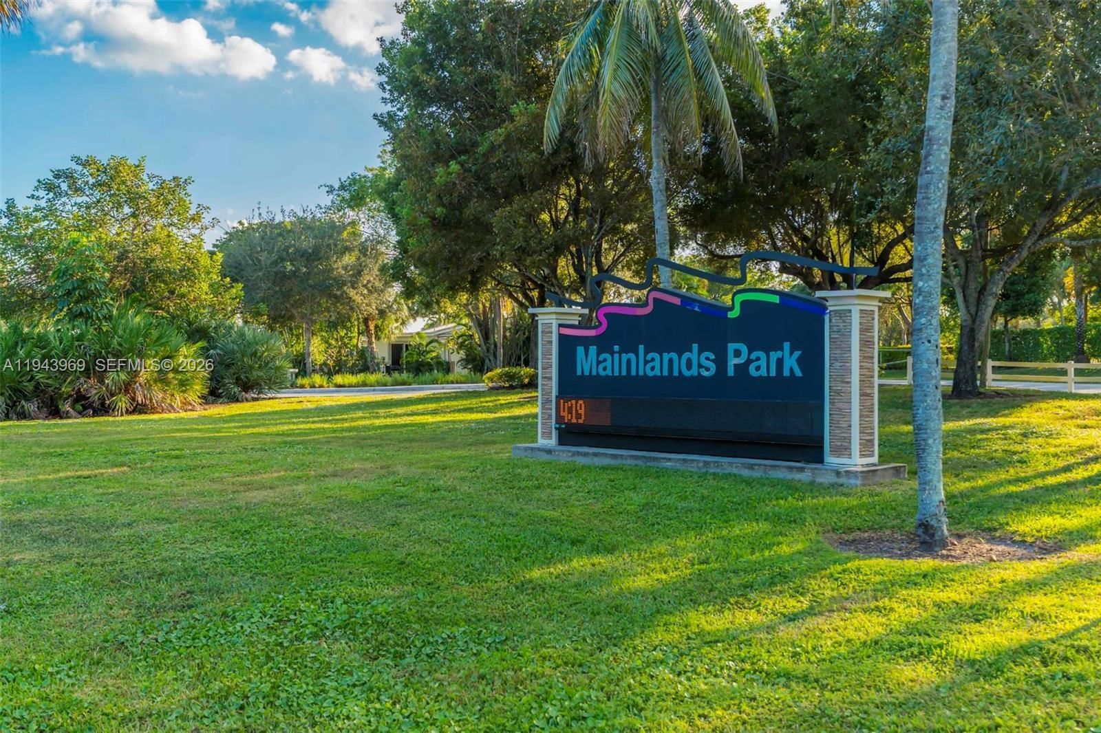 Real estate property located at 4923 48th Ter, Broward, Trails At Central Parc, Tamarac, FL