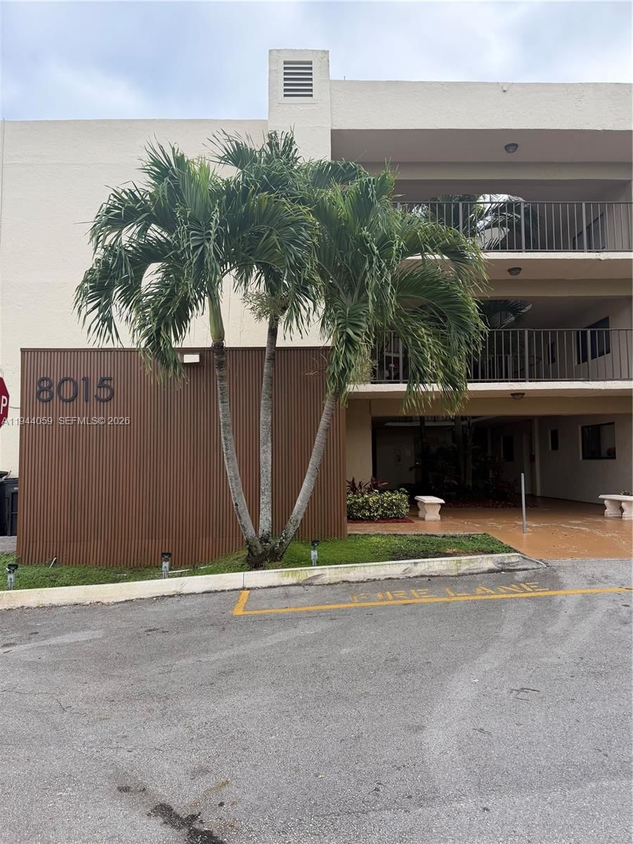 Real estate property located at 8015 107th Ave #213, Miami-dade, The Horizons Condo #4, Miami, FL
