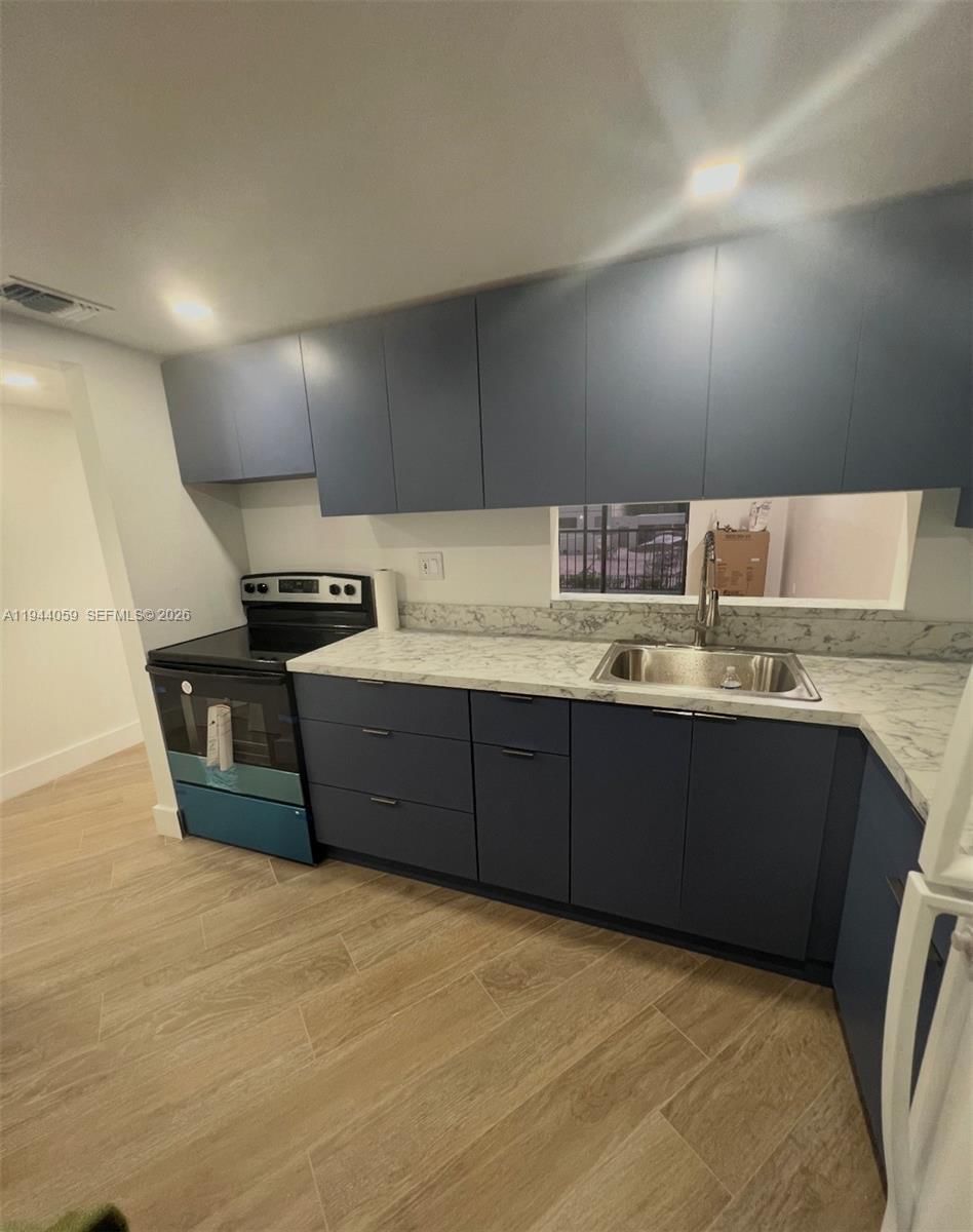 Real estate property located at 8015 107th Ave #213, Miami-dade, The Horizons Condo #4, Miami, FL