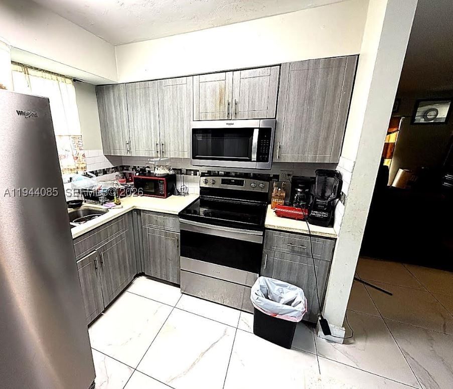 Real estate property located at 7570 Miramar Pkwy, Broward, Miramar Sec 10, Miramar, FL