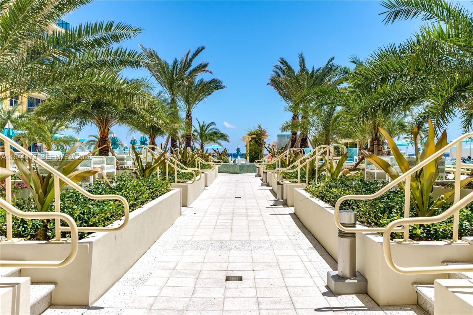 Real estate property located at 2501 Ocean Dr #532, Broward, Wave Condo, Hollywood, FL