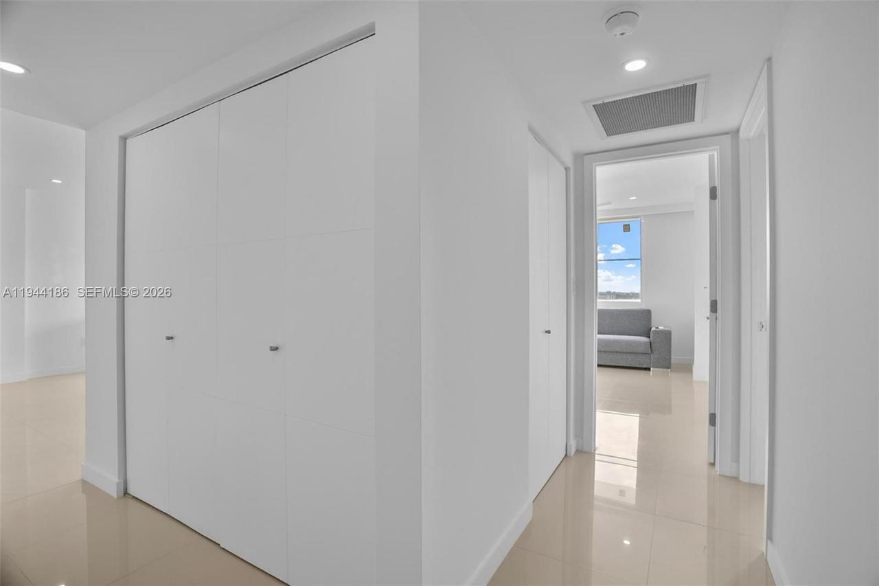 Real estate property located at 300 Bayview Dr #2108, Miami-dade, Arlen House Condo, Sunny Isles Beach, FL