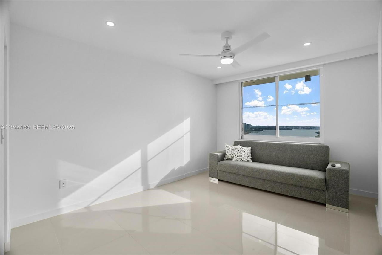 Real estate property located at 300 Bayview Dr #2108, Miami-dade, Arlen House Condo, Sunny Isles Beach, FL