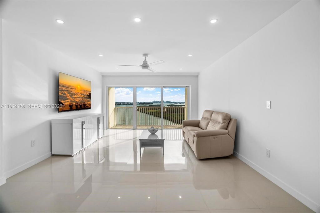 Real estate property located at 300 Bayview Dr #2108, Miami-dade, Arlen House Condo, Sunny Isles Beach, FL