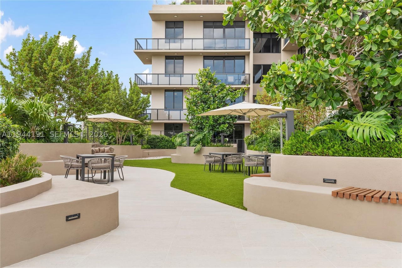 Real estate property located at 3034 Oak Avenue #408, Miami-dade, Arbor Coconut Grove, Coconut Grove, FL
