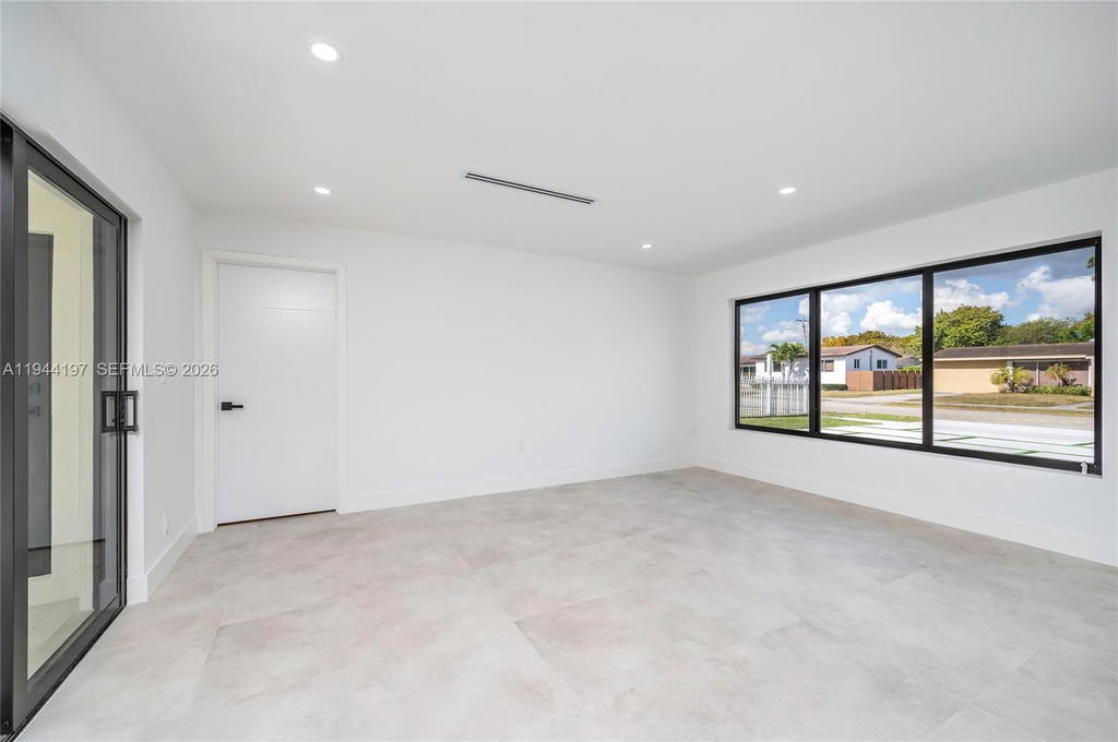 Real estate property located at 8440 27th Ter, Miami-dade, Coral Way Village Sec A P, Miami, FL
