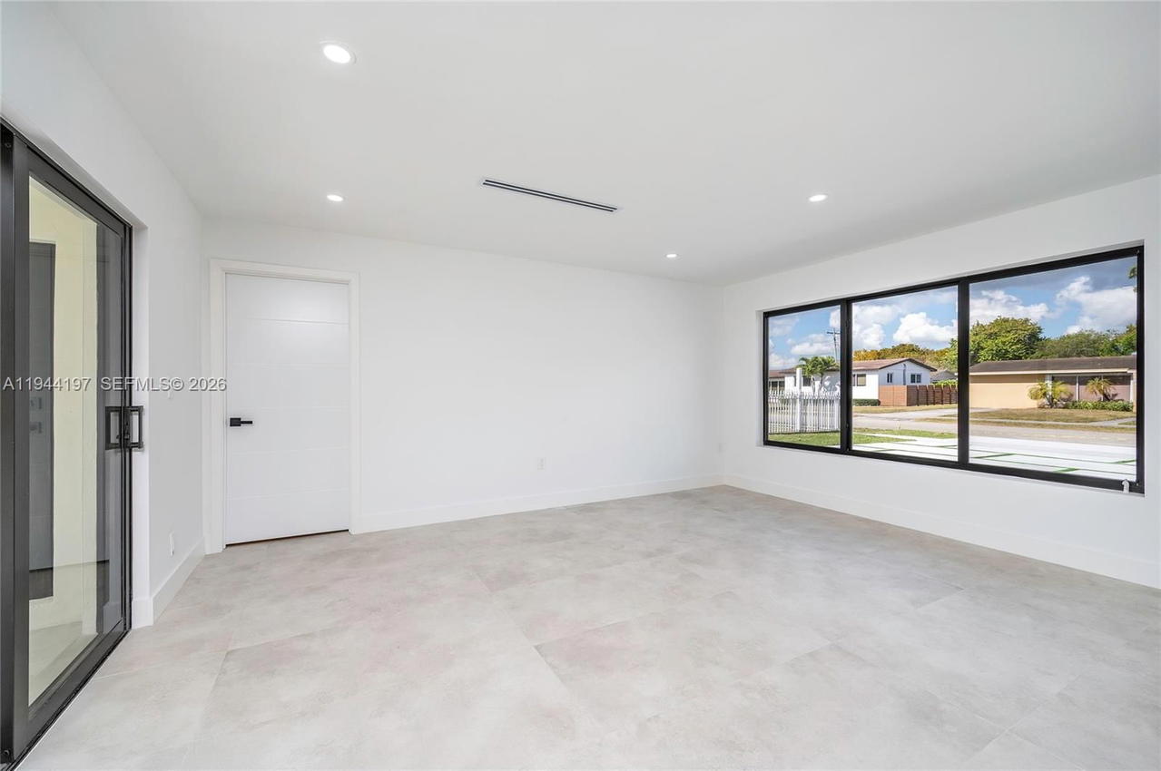 Real estate property located at 8440 27th Ter, Miami-dade, Coral Way Village Sec A P, Miami, FL